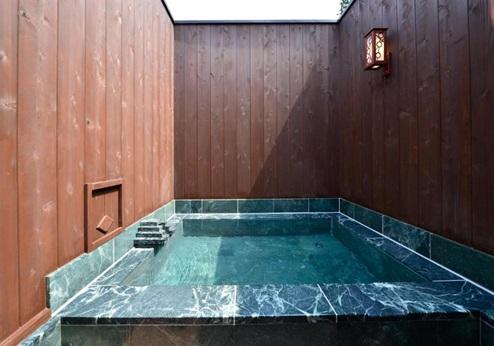 Yaeikan, onsen