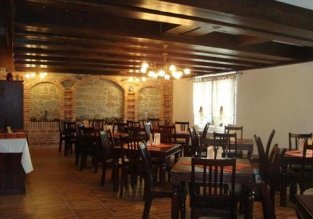 Casa Iurca de Călineşti, restaurant