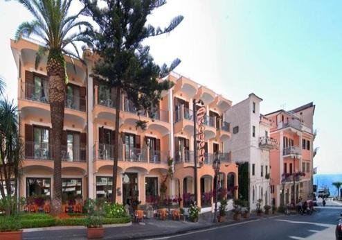 Hotel Santa Lucia, buitenkant