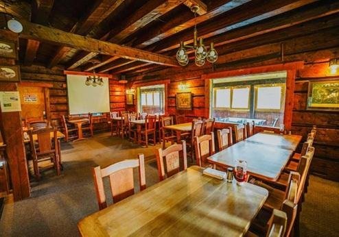 Helmcken Falls Lodge, restaurant