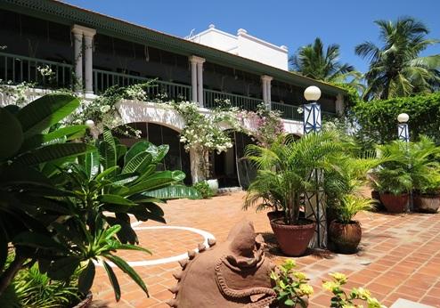 The Bangala, terras