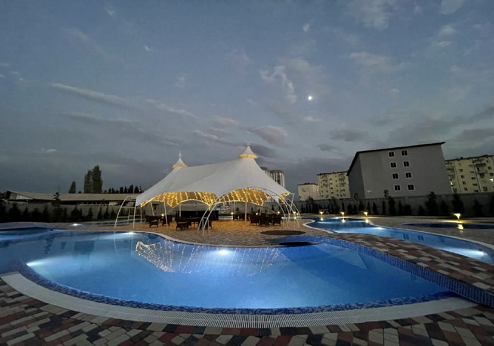 Grand Fergana Hotel, zwembad 