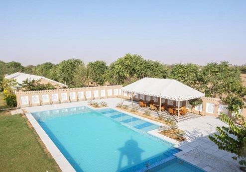 Aangan Resort, zwembad