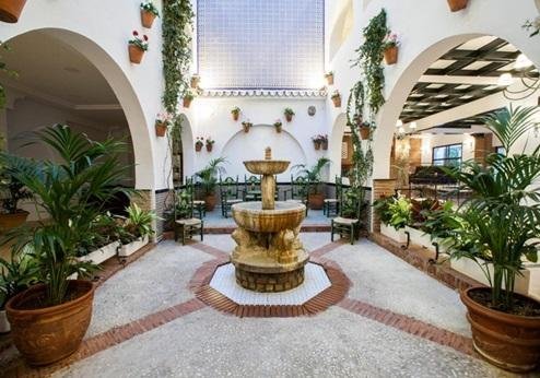 Hotel Villa Flamenca, binnenplaats