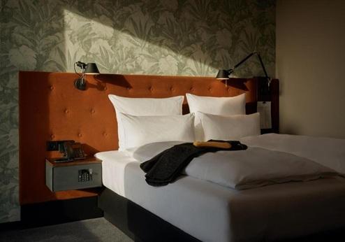 The Cloud One, kamer