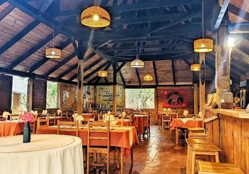 Camp Catta, restaurant
