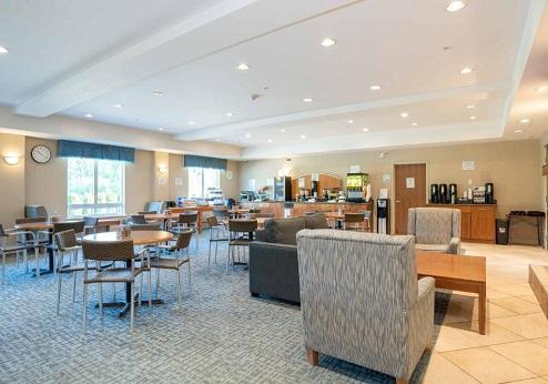 Sandman Hotel & Suites Squamish, ontbijtzaal