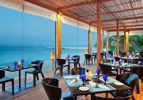 Holiday Inn Resort Kandooma, restaurant