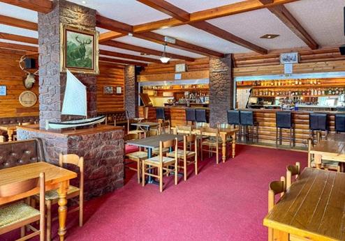 Royal Hotel, bar