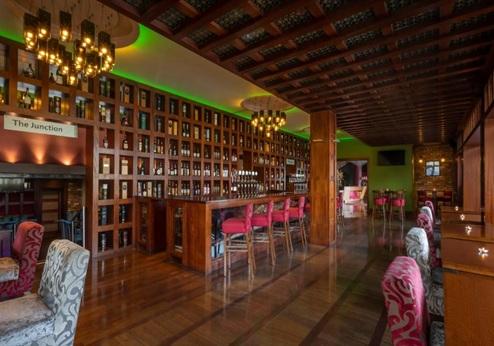 Maritime Hotel, bar