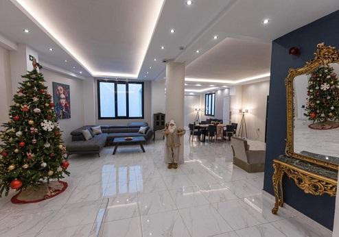 Evita Asty, lobby