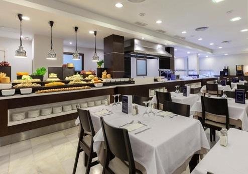 Helios Costa Tropical, restaurant