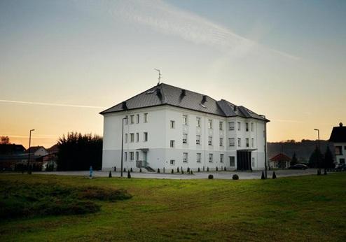 Hotel Raca, buitenkant 