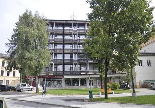 Grajski Dvor, buitenkant