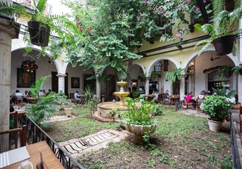 Hotel Méson del Marqués, binnentuin