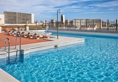 Hotel Exe Sevilla Macarena, zwembad