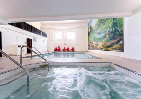 BW Prestige Radium Hot Spring Resort, zwembad