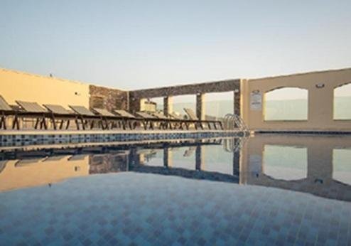 My Luxury Hotel, zwembad