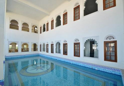 Aaram Mahal Udaipur, zwebad