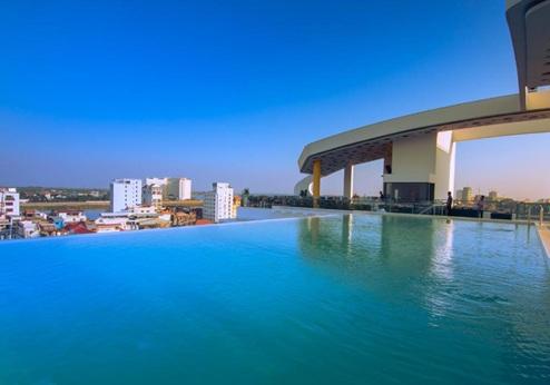 Sun & Moon Urban Hotel, zwembad