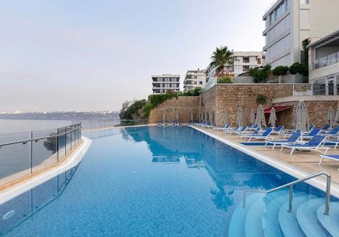 Ramada Plaza Antalya, zwembad
