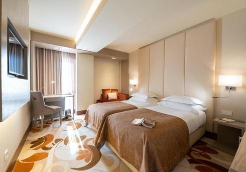 SMY Lisboa, kamer