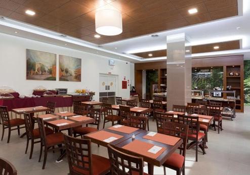 Hotel Porcel Ganivet, ontbijtzaal