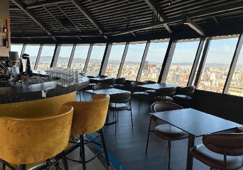 Sky Hotel, uitzicht vanuit de ontbijtzaal