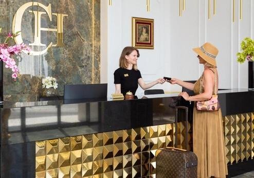 Hotel Corner, receptie