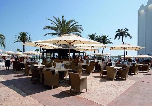 Ona Marinas de Nerja, bar