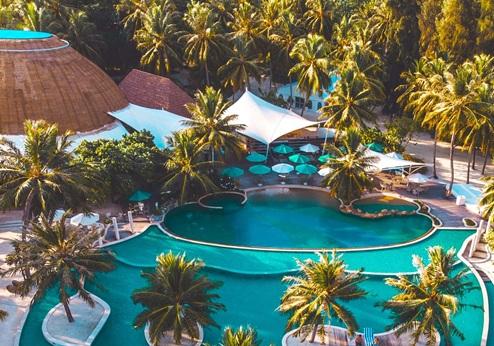 Holiday Inn Resort Kandooma, zwembad