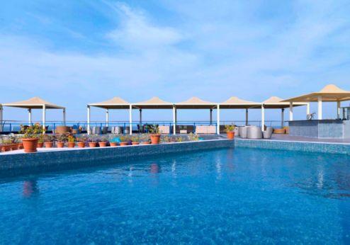 Golden Tulip Muscat, zwembad