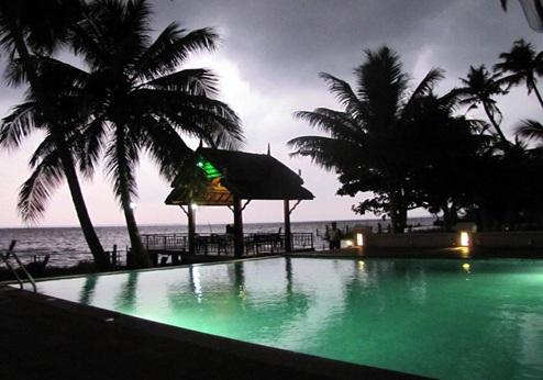Abad Whispering Palms, zwembad