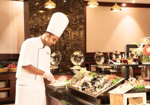 Royal Tulip Muscat, restaurant