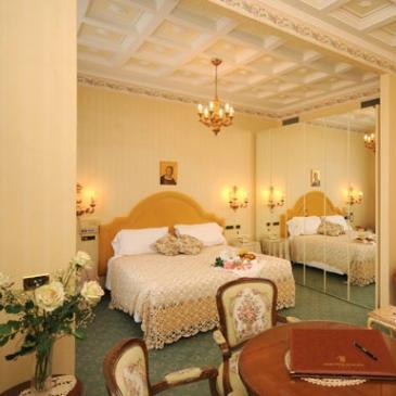 Grand Hotel Excelsior, kamer