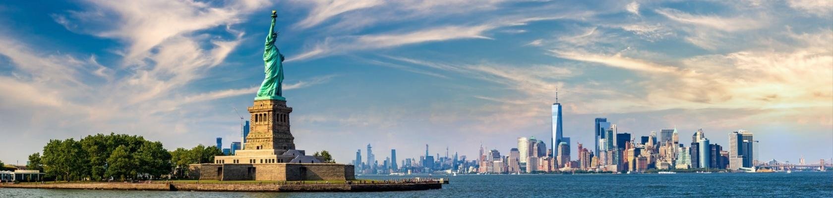 Vrijheidsbeeld en sky line van New York