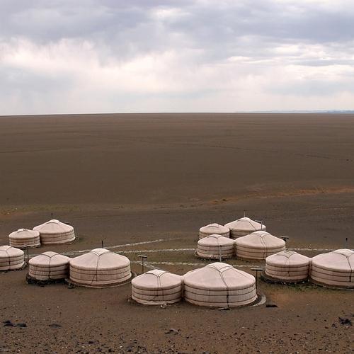 Gertenten midden in de Gobiwoestijn, Mongolië