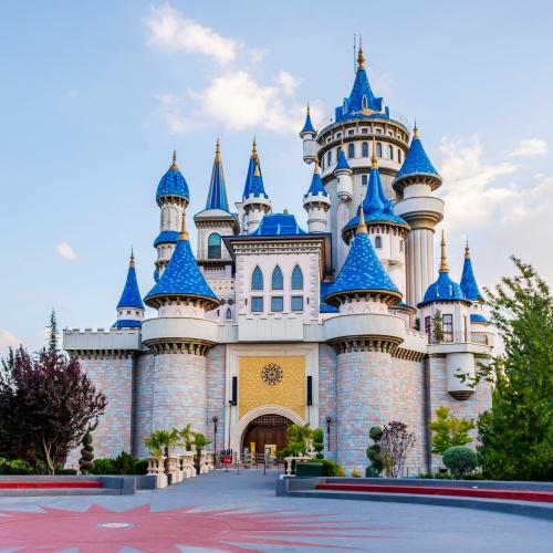 Het sprookjeskasteel in het Sazova Wetenschaps- en Cultuurpark, Eskişehir