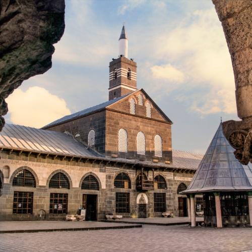 De Grote Moskee (Ulu Camii) van Diyarbakir