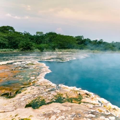 Warmwaterbronnen in Semliki