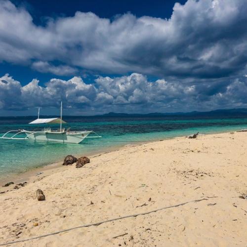 Pamilacan island beach