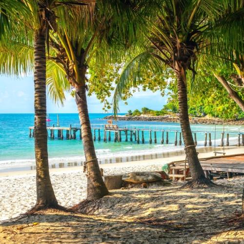 Strand en palmbomen Koh Samed