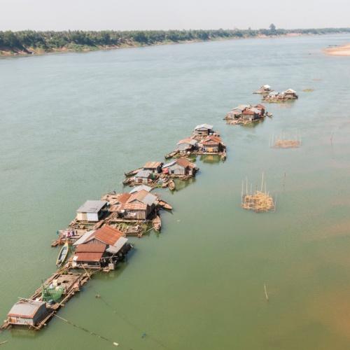 Drijvende markt nabij Kratie