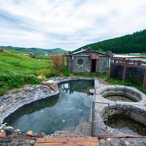 Tsenkher warmwaterbronnen