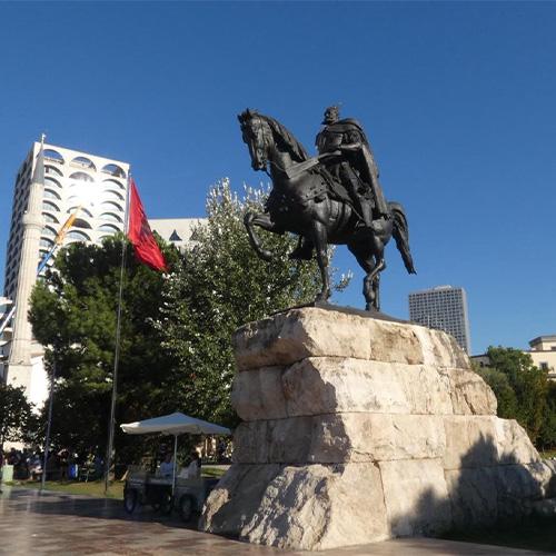Standbeeld Albanese nationale held Skanderbeg