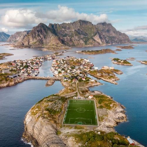 Henningsvaer