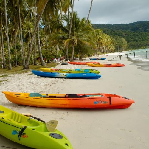 Kayaks op Koh Samed