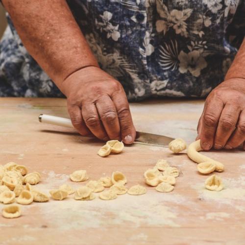 Traditionele orecchiette pasta uit Puglia