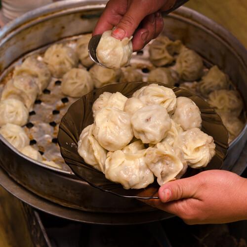 Mongoolse buuz, lokaal gerecht uit Mongolië
