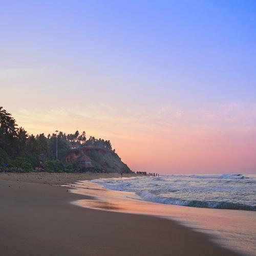 Varkala Beach met zonsondergang